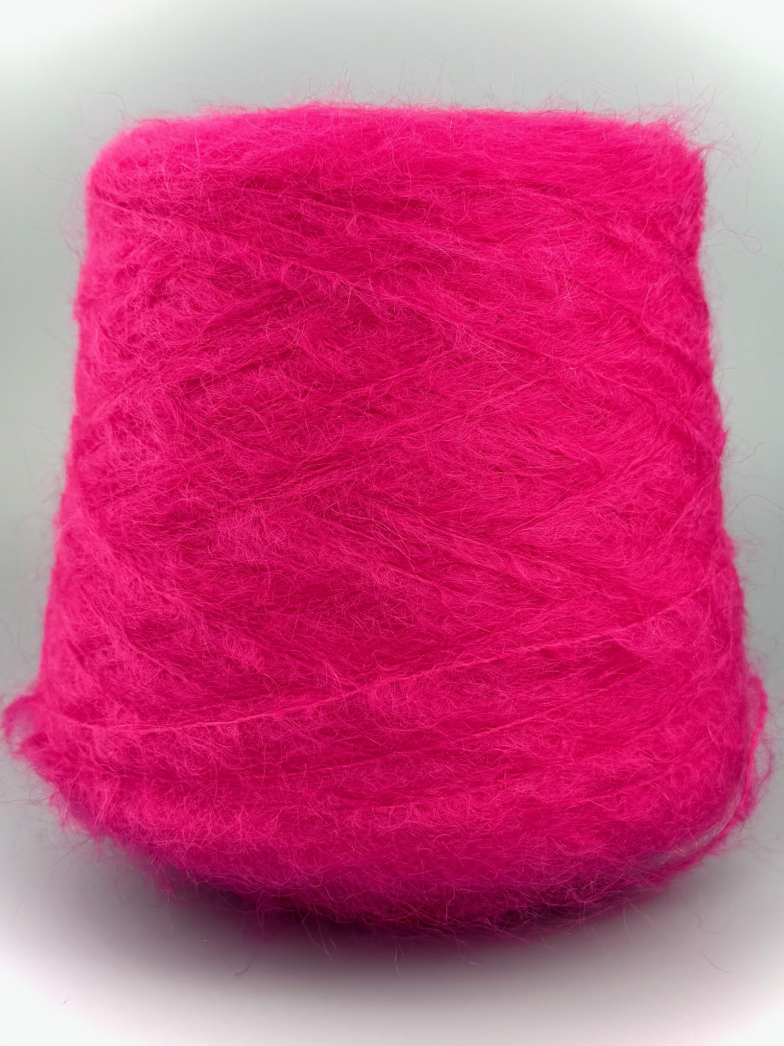 Ilaria srl Isabella 200m/100g – Mohairgarn Neon-Fuchsia Col. 006084 foto 2